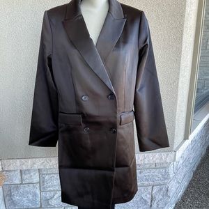 H&M satin look blazer. New without tags. Fitted.